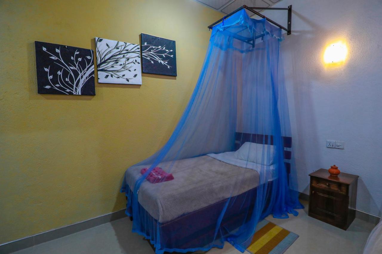 Bed and Breakfast Zircon Элла Экстерьер фото